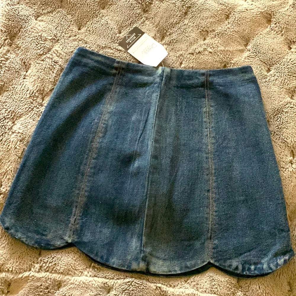 Scalloped hem denim mini skirt